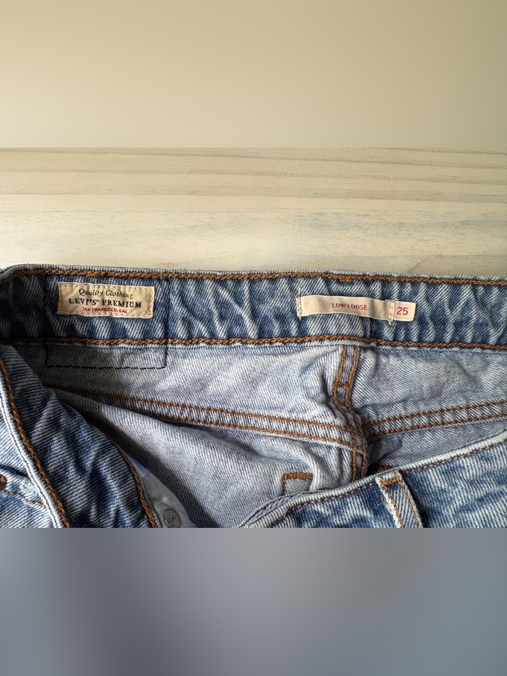 Levi’s Low Loose Straight Leg Jeans Light Wash - Picture 6 of 8